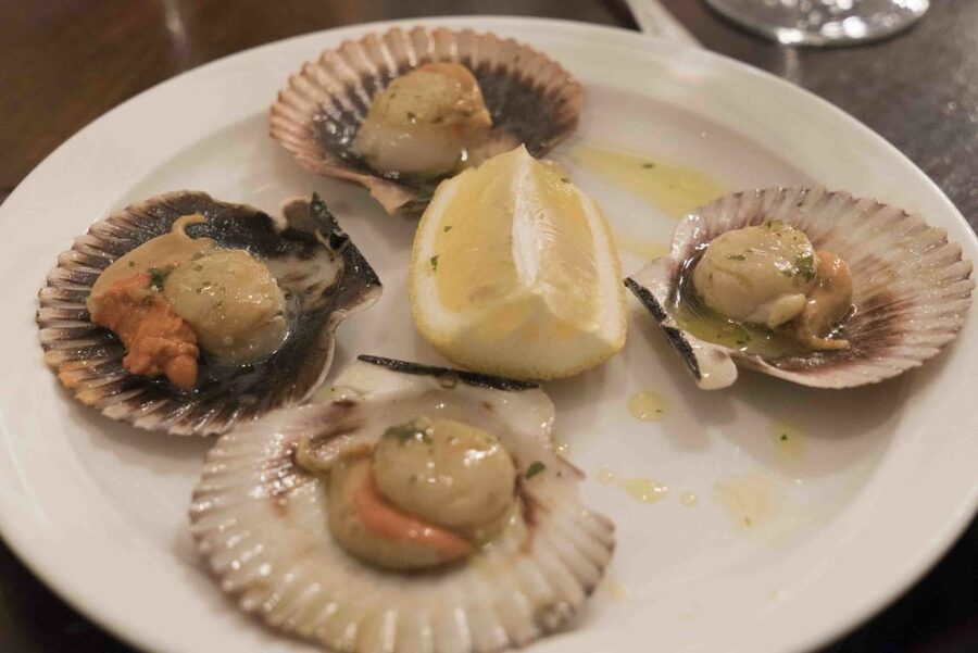 2.5-Hour Evening Tapas Tour through Madrid - Stop two: pairing drinks with small plates