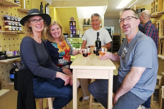 3 table wines & 5 Port wines + Tapas - Porto wine with a city walk attached