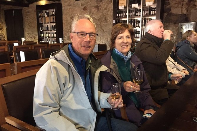 3 table wines & 5 Port wines + Tapas - Starting beneath Porto Cathedral