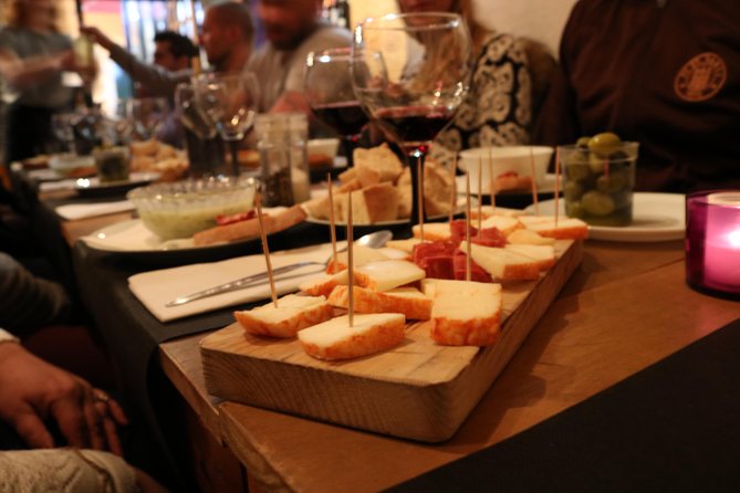 A True Taste of Lisbon: Portuguese Tapas, Wine & Surprise Drink - Key things to know before you book