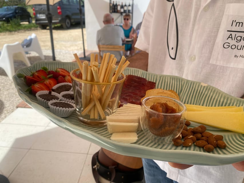 Albufeira/Porches/Vilamoura: Wine Tasting with Tapas & Music - Four Algarve wines, four carefully matched tapas