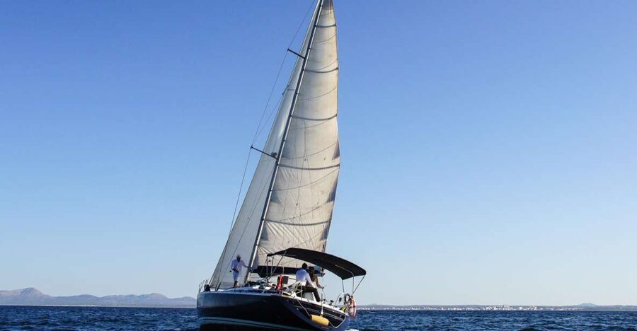 Alcudia: Sailing Yacht Excursion with Wine & Tapas - Who will enjoy this four-hour yacht trip
