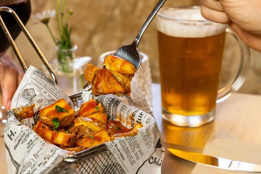 Alcudia: Self-Guided Gourmet Tapas and Wine Tour - Key points to know before booking