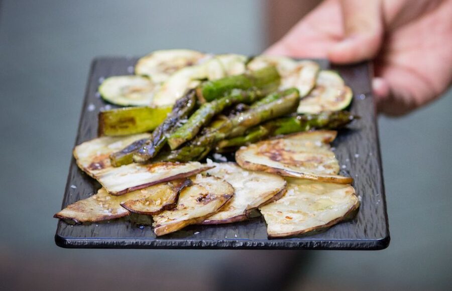 Alicante: Central Market Guided Food Tour with Tapas Bars - From market stalls to two Alicante tapas bars