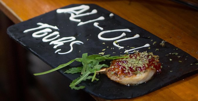 Alicante: Evening Tapas Tour - The second walk: seeing everyday Alicante