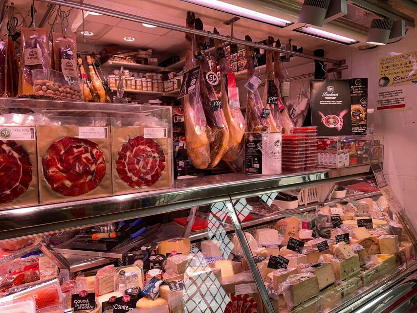 Alicante: Food Walking Tour with Wine Tasting and Tapas - Portal de Elche closes with a final toast
