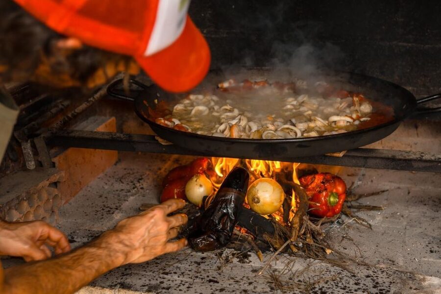 Alicante: Food Walking Tour with Wine Tasting and Tapas - Casa Carbonell begins the tasting