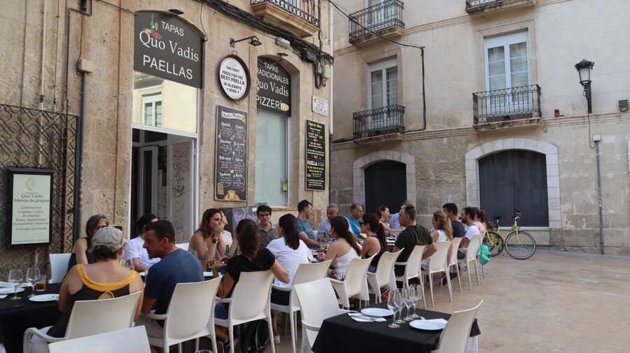 Alicante: Guided Tapas Tour by Bike with Tastings - The Gothic Church and the old trees