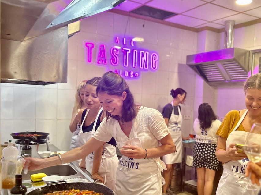 Alicante Paella Cooking Class, Tapas, Drinks and Market - A Five-Minute Walk to the Cooking Kitchen
