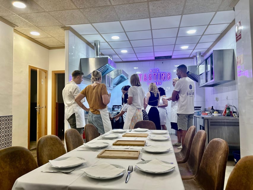 Alicante Paella Cooking Class, Tapas, Drinks and Market - Tapas, Local Wine, and Sangría Fill Out the Meal