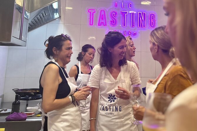 Alicante Paella Cooking Class, Tapas, Drinks and Marketplace - Tapas, wine, and the waiting time