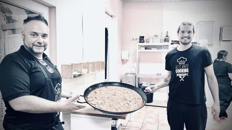 Alicante: Paella & Sangria Class with Tapas and Market Visit - Who will enjoy this Alicante food class?