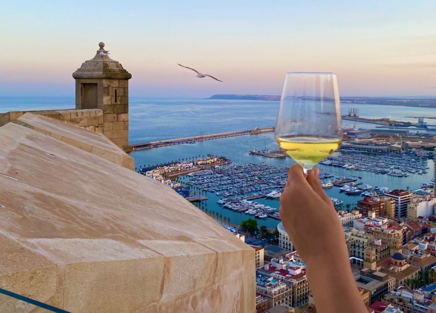 Alicante: Santa Bárbara Castle Wine Tasting & Tapas - What happens during the 45-minute session