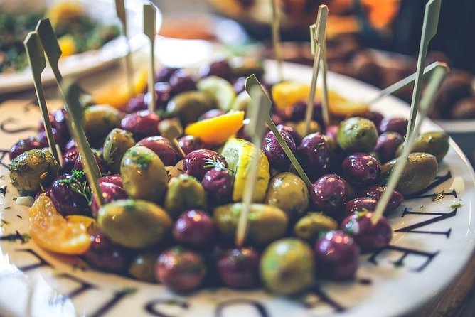 Alicante Wine Tasting and Tapas for Foodies - Who will get the most from this food walk