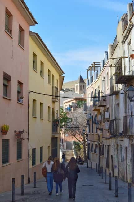 All of Alicante with the Castle, Market, and Tapas. Small group, max 6 people - Reaching Santa Bárbara Castle