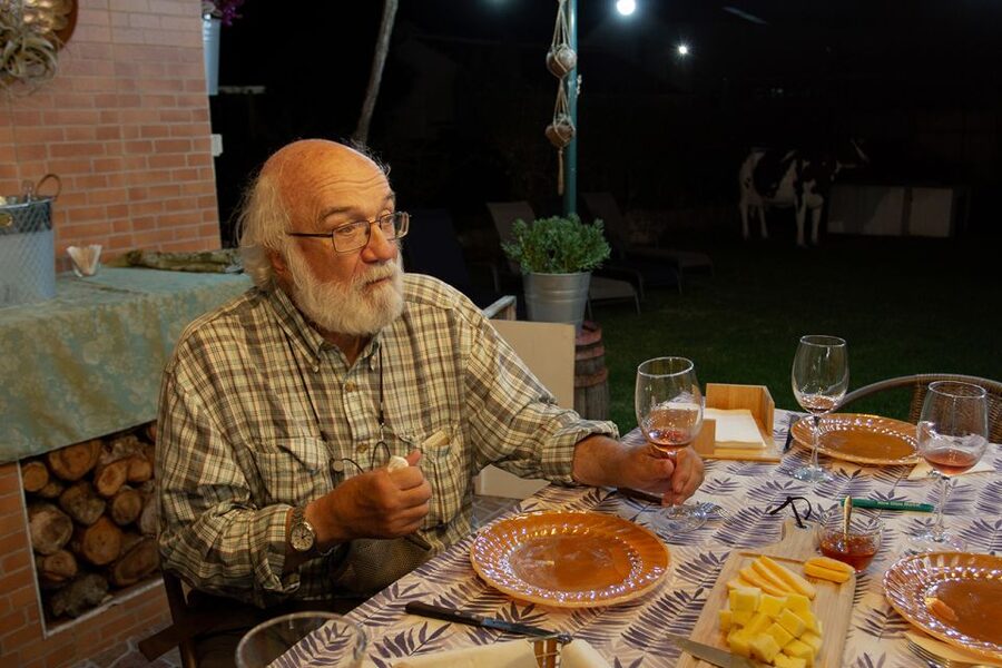 Azores: Volcanic Wine and Tapas Tasting Party - Tasting traditional food with the wine