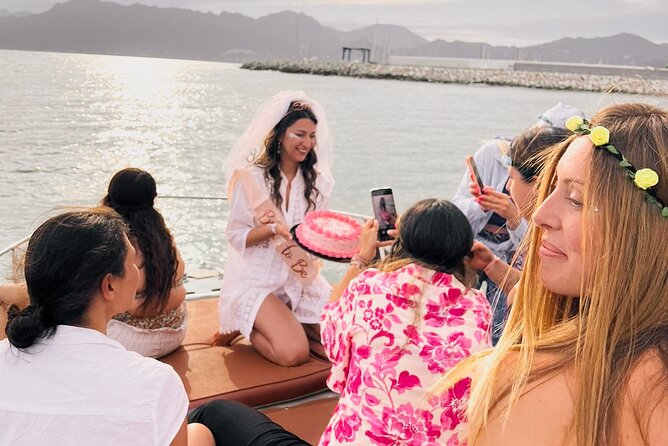 Bachelorette party, boat party in Salerno with aperitif and tapas - Aperitif, tapas, and local food