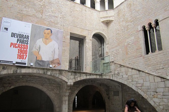 Barcelona Art and Tapas Small Group Walking Tour with Picasso Museum - Plaça Reial and the first look at old Barcelona