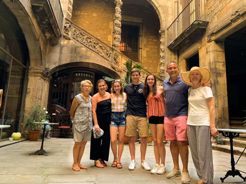 Barcelona: City Tour & Flamenco Show with Wine & Tapas - The flamenco finale at Palau Dalmases