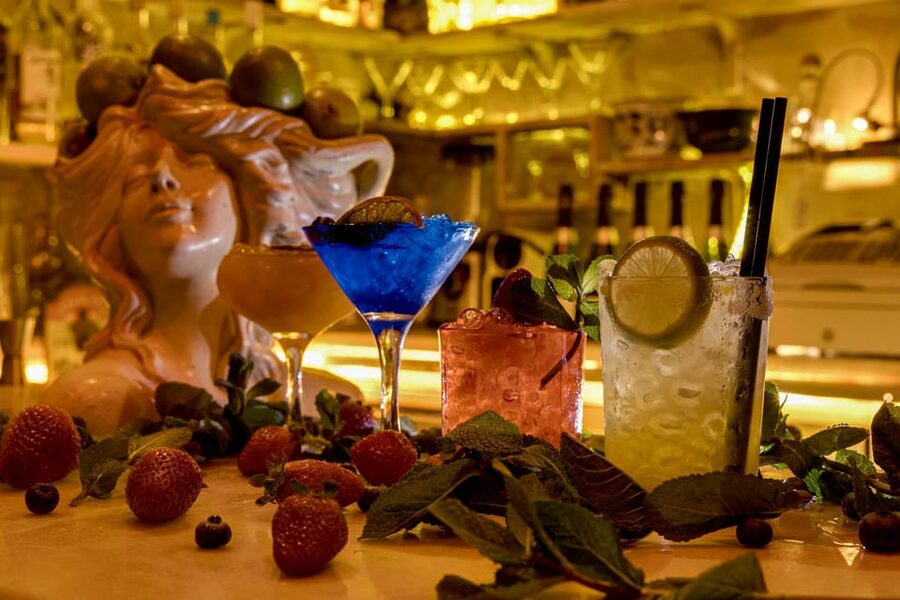 Barcelona: Cocktail Making Class with Tapas - Key points to know before booking