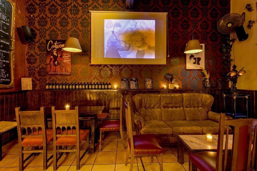 Barcelona: Cocktail Making Class with Tapas - What you actually learn behind the counter
