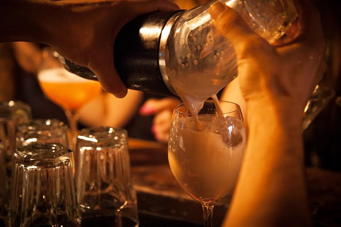 Barcelona Cocktail Masterclass with Tapas - The guide can make or break the evening