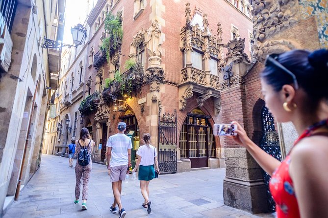 Barcelona E-Bike Small Group Tour with Tapas & Wine Tasting - Port Vell, Columbus Monument, and La Rambla