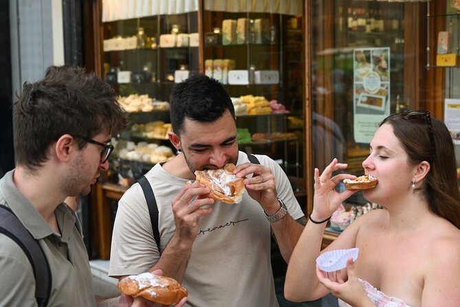 Barcelona El Born Tapas and Wine Tour with Guide - The Gothic Quarter and the famous bomba