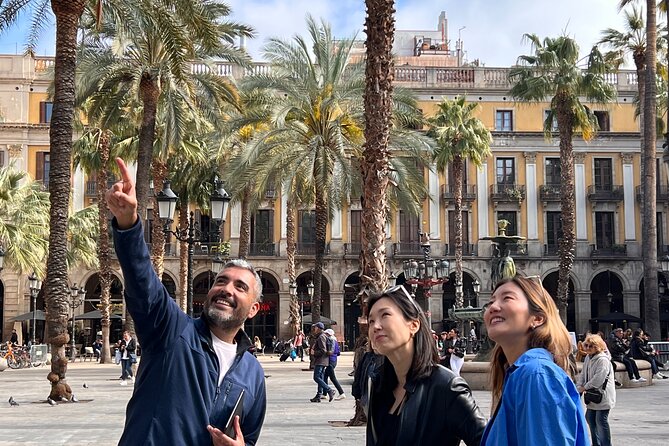 Barcelona Evening Tour, Flamenco Show & Tapas - Group size, language, and practical comfort