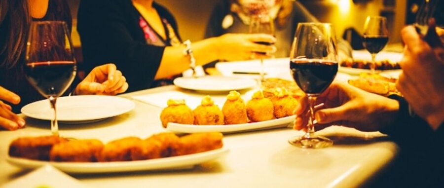 Barcelona: Evening Walking Tour in the Gaudi Area with Tapas - Catalan tapas, northern pintxos, and Mediterranean plates