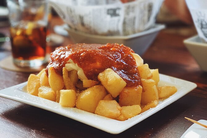 Barcelona Food Tour: Tapas, Drinks and Delights with a Local - Plaça de Sant Josep Oriol and the pintxos stop