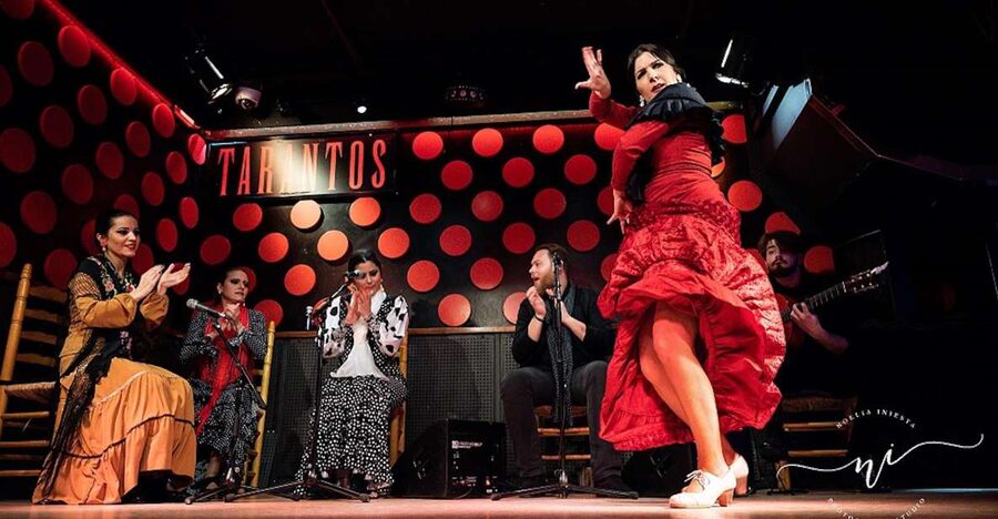Barcelona: Gothic Quarter Guided Tour with Flamenco & Tapas - Starting beside Plaça de Catalunya