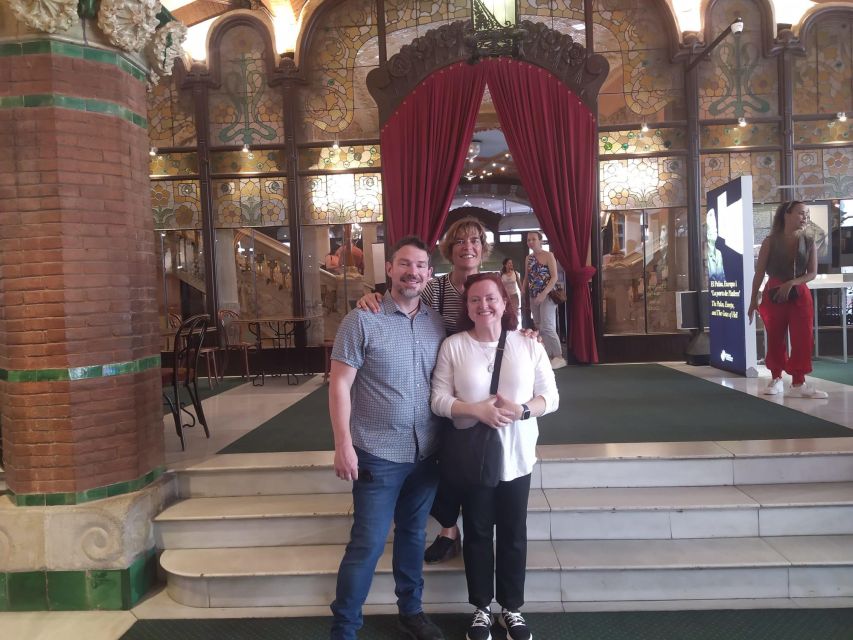 Barcelona: Gothic Quarter Legends Walking Tour with Tapas - Why the Gothic Quarter Works Best With a Guide