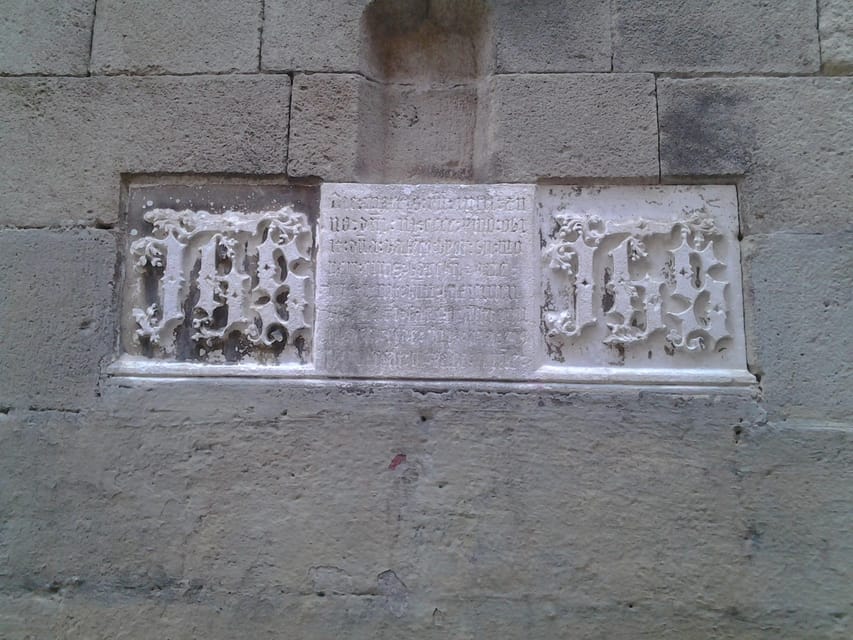 Barcelona: Gothic Quarter Legends Walking Tour with Tapas - What the Small Group Changes