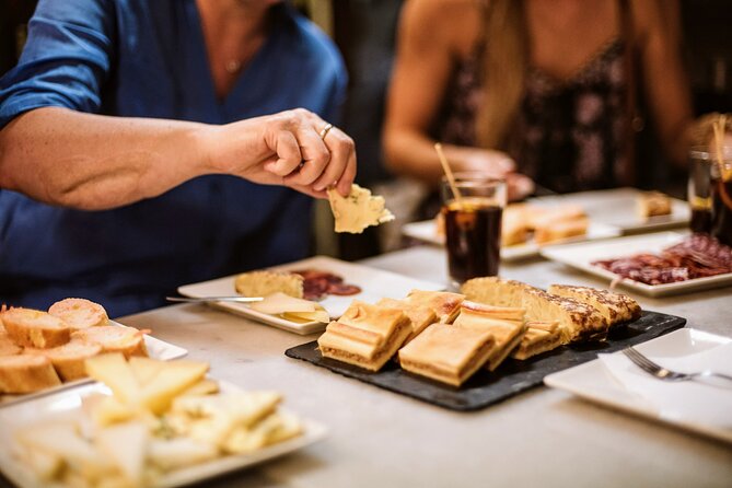 Barcelona Gothic Quarter Tapas & Taverns Food & Wine Tour - What this Barcelona food walk is really like