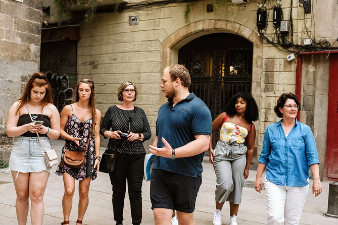 Barcelona Gothic Quarter Tapas & Taverns Food & Wine Tour - Why the guides matter so much