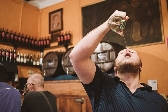 Barcelona Gothic Quarter Tapas & Taverns Food & Wine Tour - Drinks, dietary needs, and practical limits