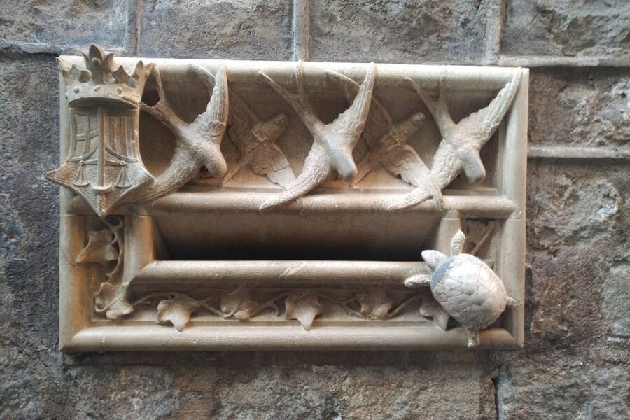 Barcelona: Gothic Quarter Walking Tour with Optional Tapas - Sant Jaume, Barcelona’s political center