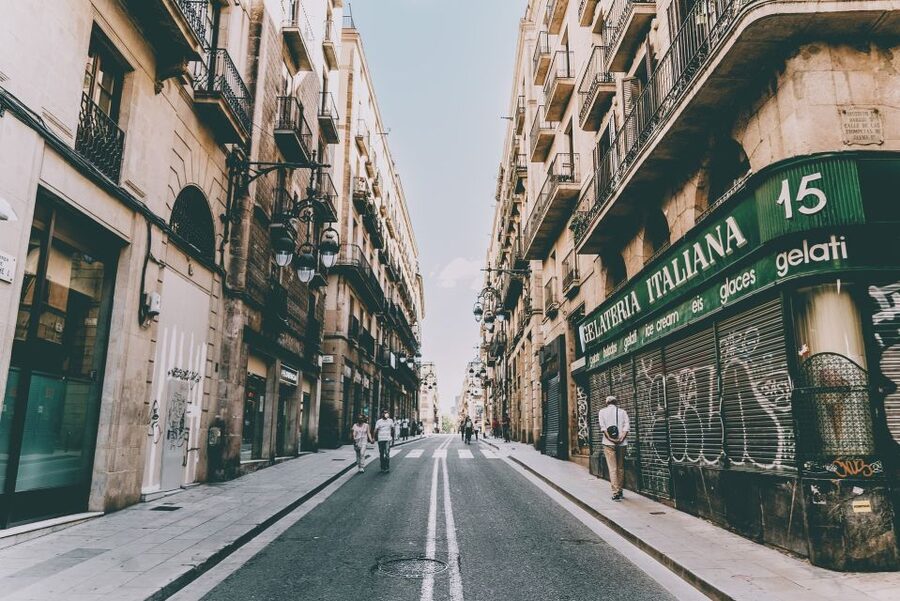 Barcelona: Gothic Quarter Walking Tour with Optional Tapas - What the optional tapas stop adds