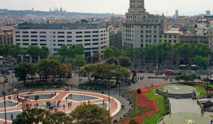 Barcelona: Gothic Quarter Walking Tour with Optional Tapas - From Plaça de Catalunya to the Ramblas
