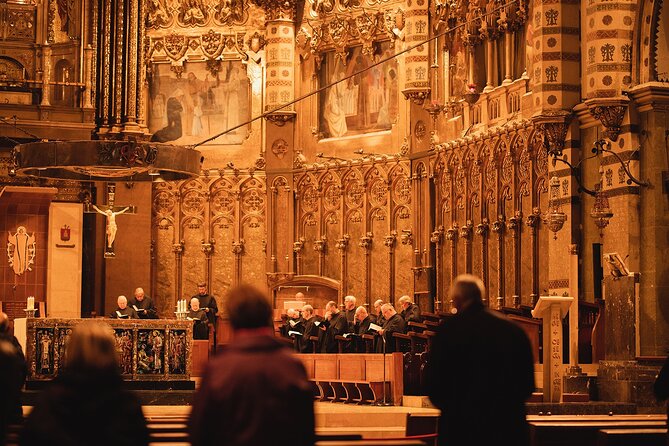 Barcelona : Gothic, Tapas, Churros & Vermouth - What the guides add to the experience
