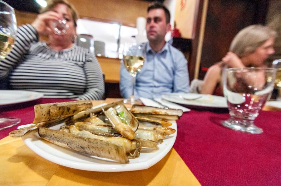 Barcelona Gourmet Food & Wine Tour with Local Expert - Who should book this food tour?
