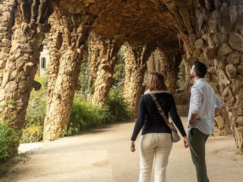 Barcelona in 1 Day: Sagrada Familia, Park Guell, Mila, tapas - What the guide adds to the experience