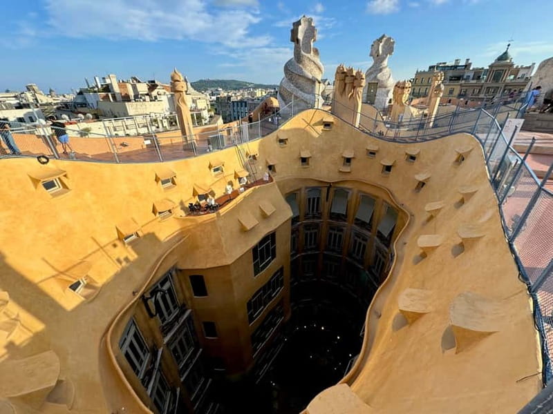 Barcelona in 1 Day: Sagrada Familia, Park Guell, Mila, tapas - Timing, clothing, and physical demands