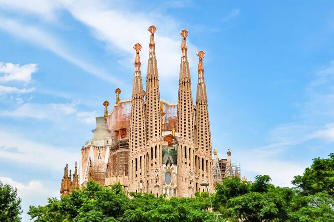 Barcelona in One Day: Gaudí, Gothic Quarter &Tapas (Private Tour) - Barcelona Cathedral and the quiet corners of the old city