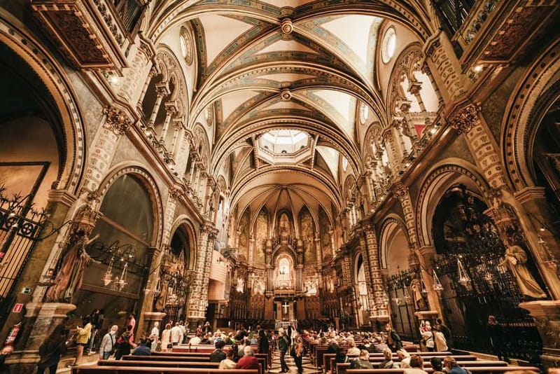 Barcelona: Montserrat and Winery Tour with Tapas or Lunch - Why Montserrat is worth leaving Barcelona for