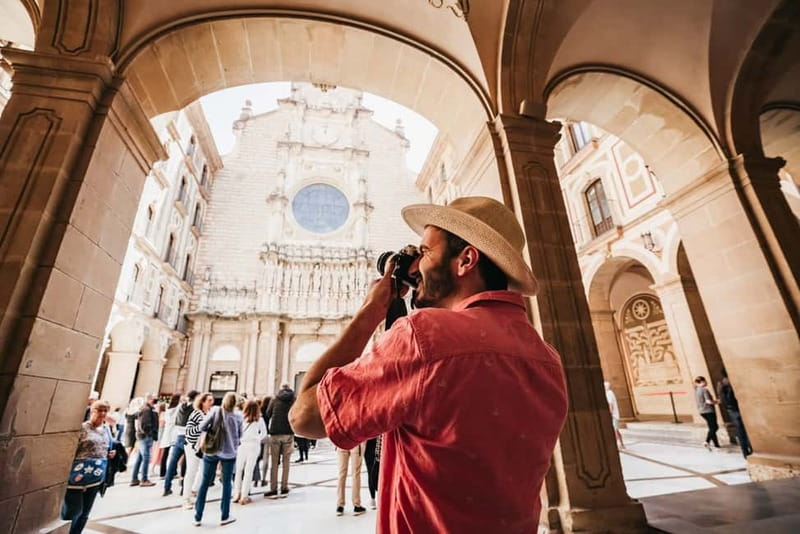 Barcelona: Montserrat and Winery Tour with Tapas or Lunch - Starting at Barcelona Nord