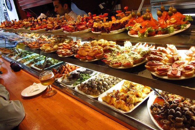 Barcelona Old Town Night Small Group Tour with Tapas & Flamenco - Why this works well on your first night