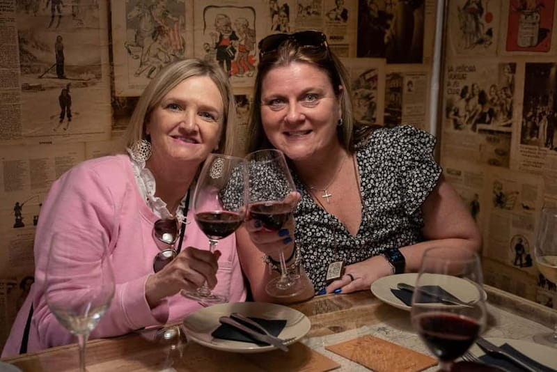 Barcelona Old Town Tapas Night: Hidden Bars, Cava & Vermut - Starting at Liceu and entering Old Town