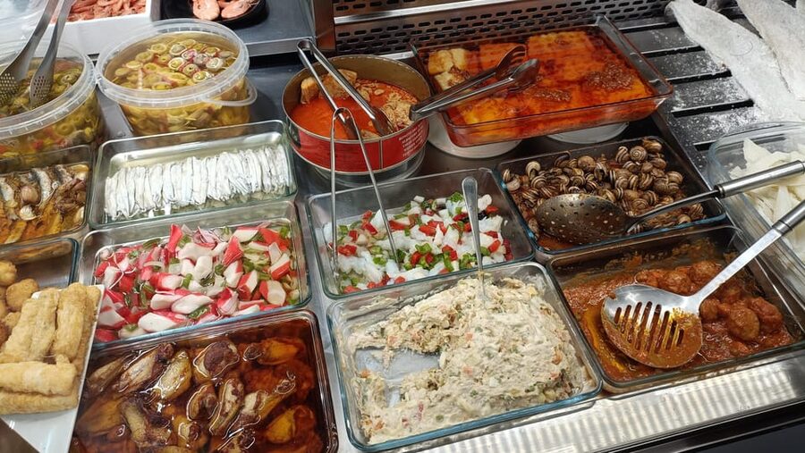 Barcelona private Family-Friendly Cultural & Food Tour - Accessibility and practical fit
